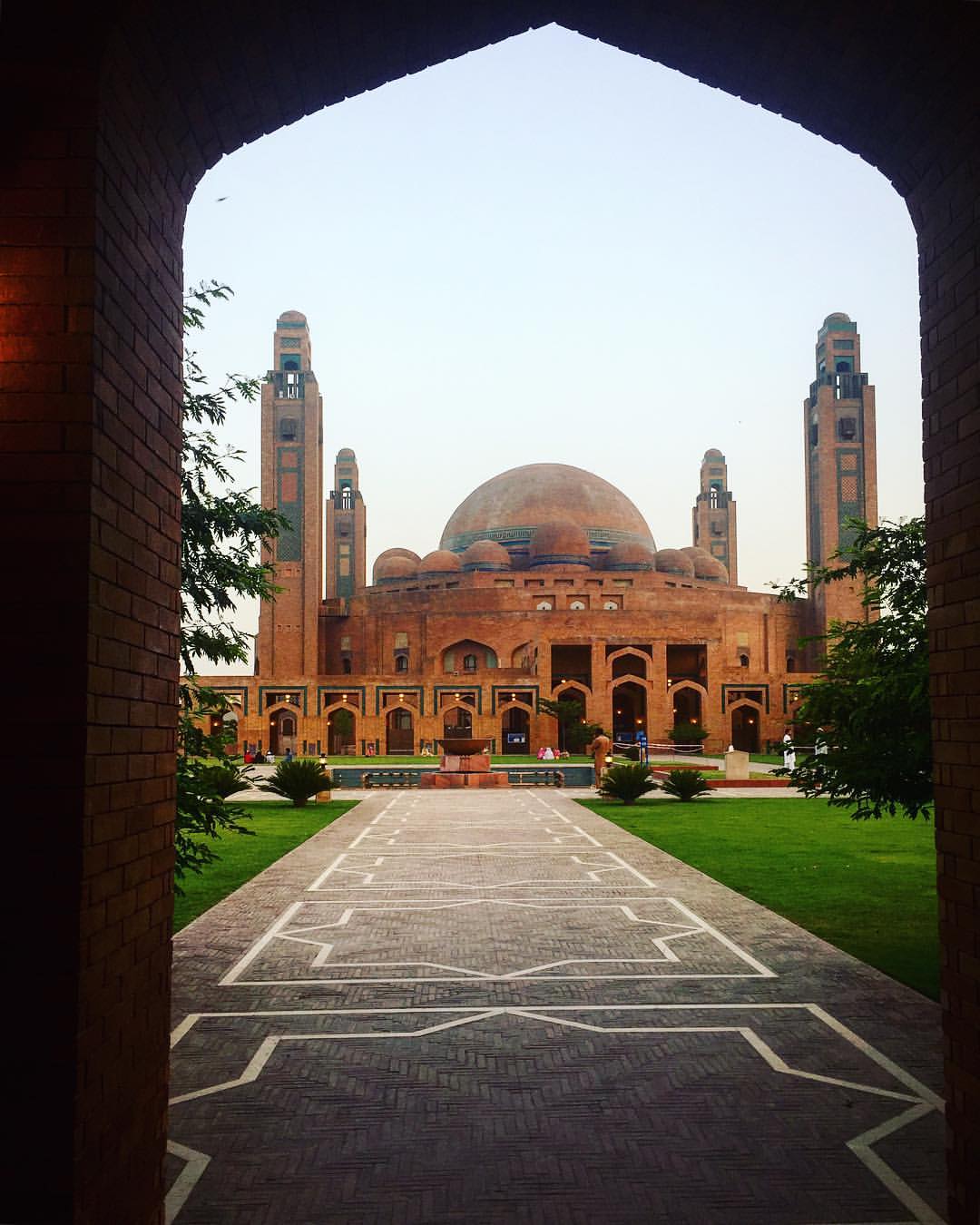 Day trip - Grand Jamia Mosque 2.jpg